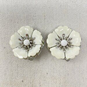 Vintage Sarah Coventry Floral Clip-On Earrings White & Silver-Tone Metal Retro